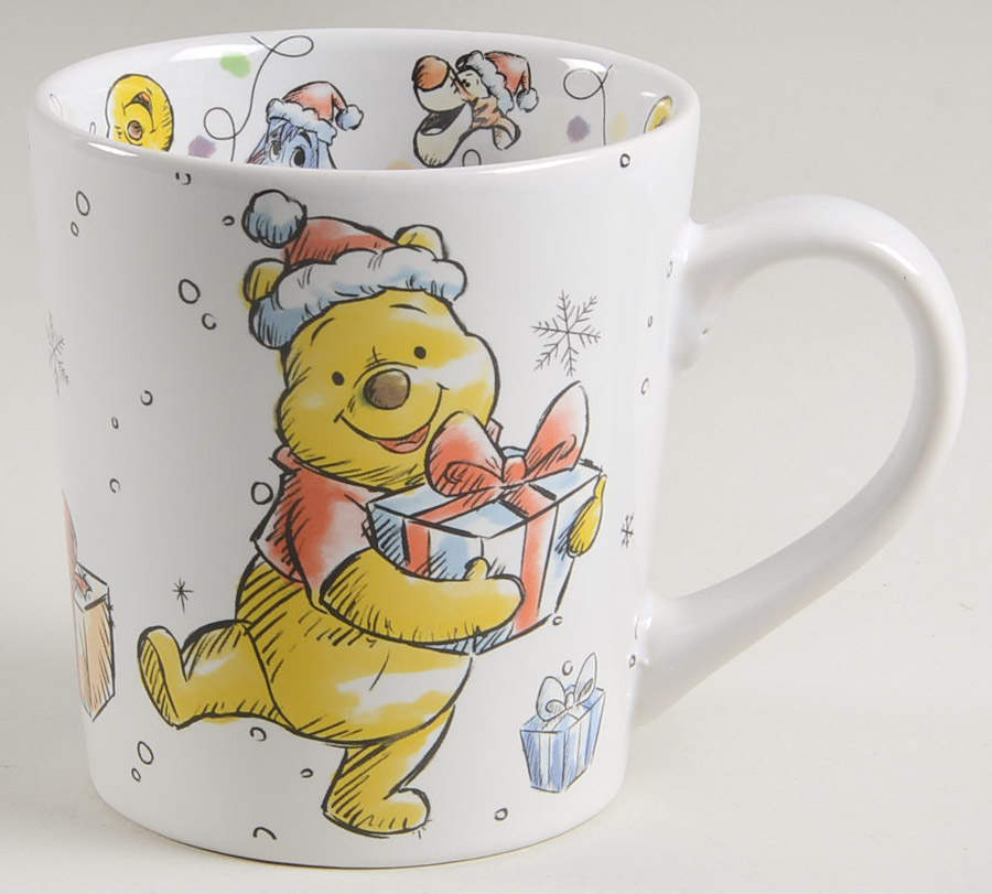 Pooh Christmas Mug by Zrike-1