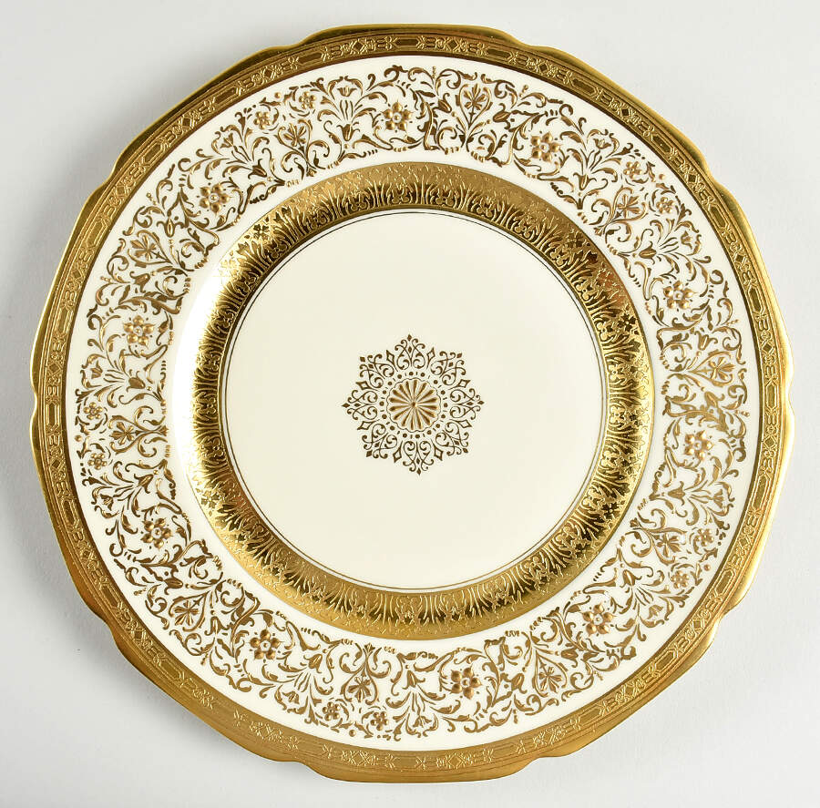 DDW17 Dinner Plate by Deluxe Decorating-1