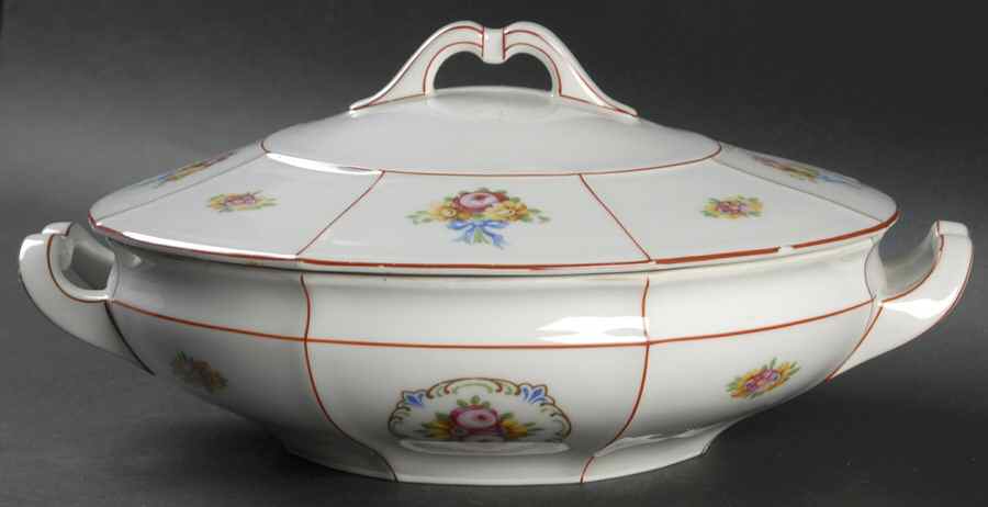 Nizza Round Covered Vegetable by E & A Muller-1