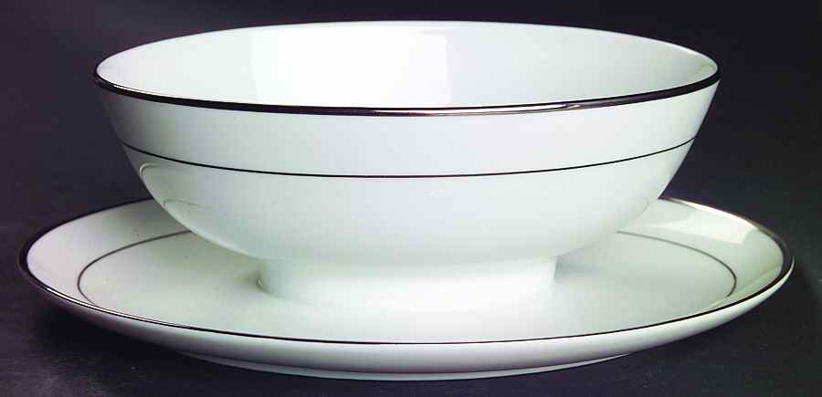 Lohengrin Gravy Boat with Attached Underplate by Easterling-1