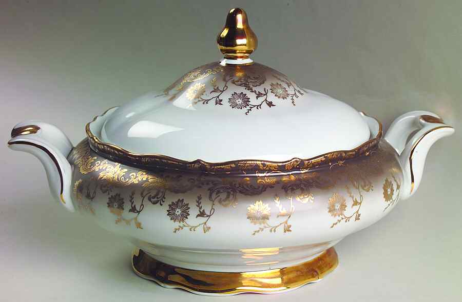 1578 Round Covered Vegetable by Eberthal-1