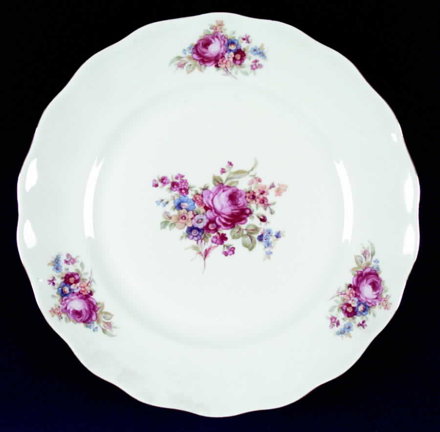Wanda (Scalloped) Dinner Plate by Embassy (Poland)-1