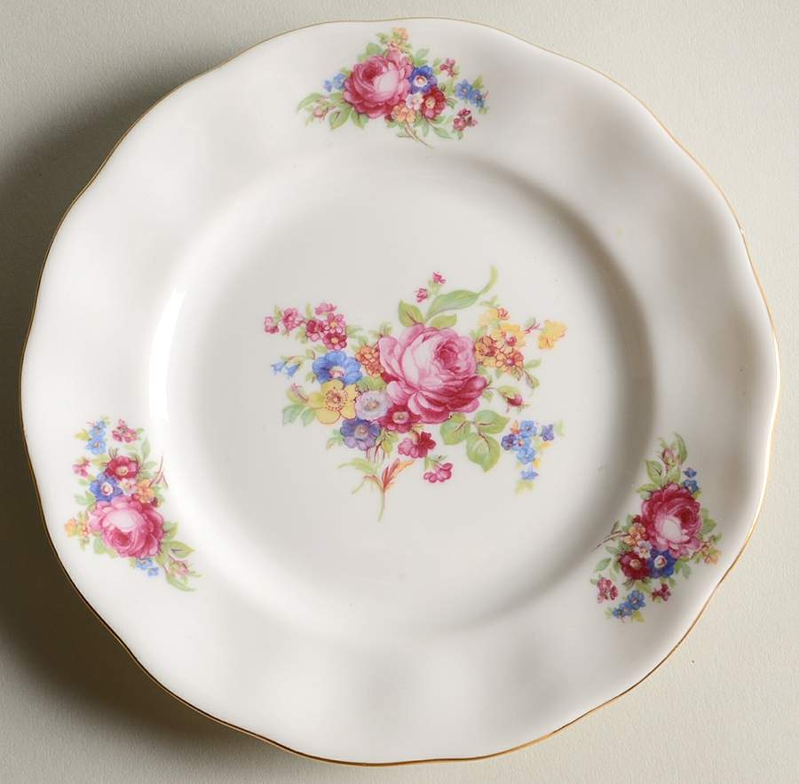 Wanda (Scalloped) Dessert/Pie Plate by Embassy (Poland)-1