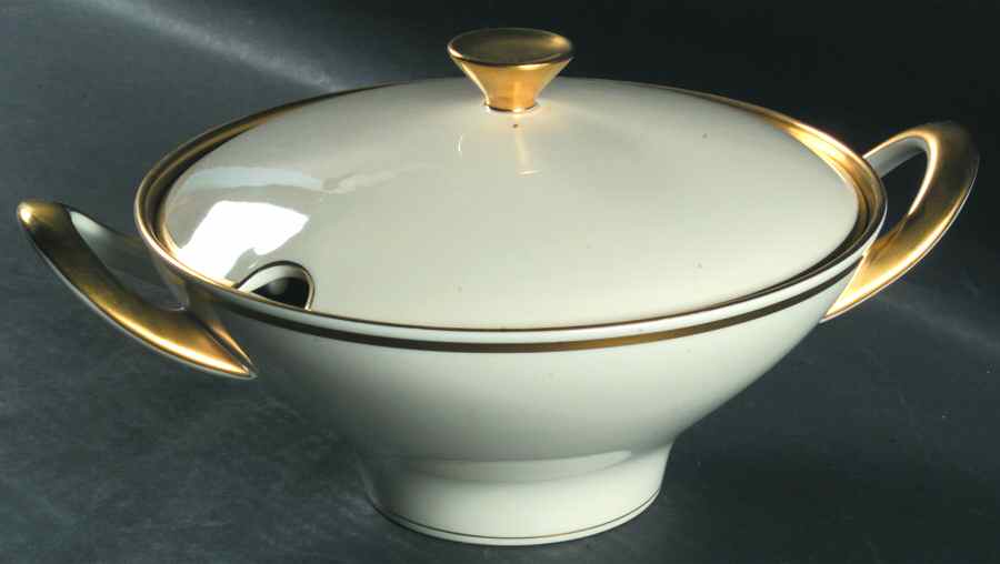 7540 (Coupe Shape) Tureen &  Lid by Edelstein-1