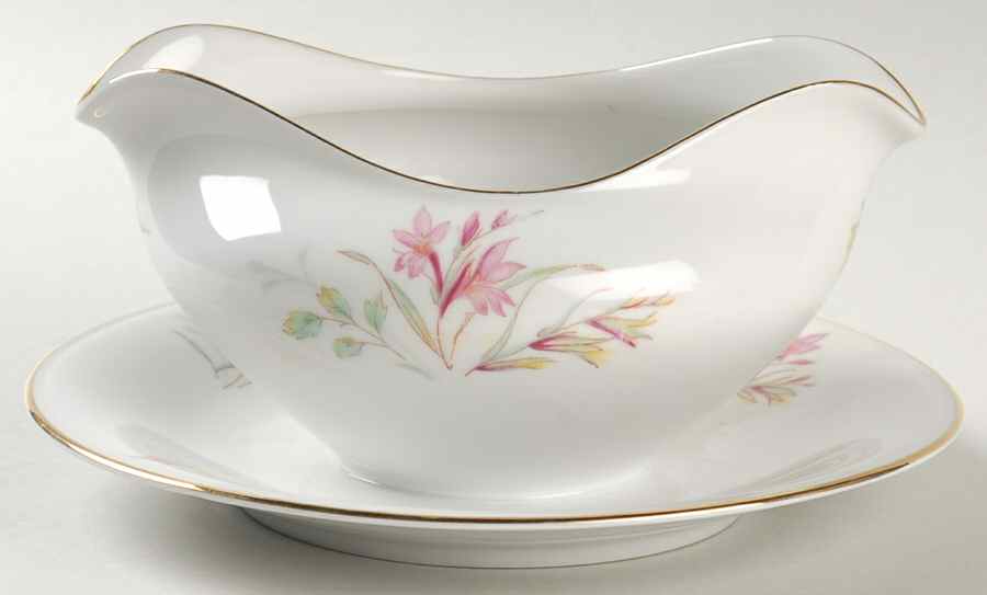 Alamedo Gravy Boat with Attached Underplate by Edelstein-1