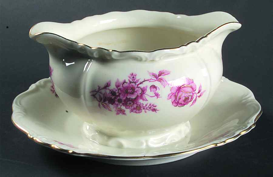Aristocrat Gravy Boat with Attached Underplate by Edelstein-1
