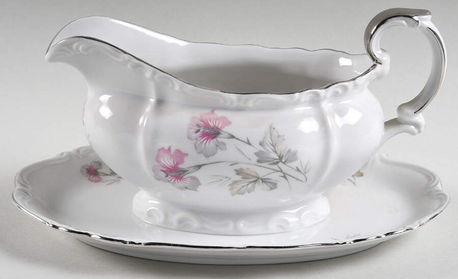 Belfonte Gravy Boat with Attached Underplate by Edelstein-1