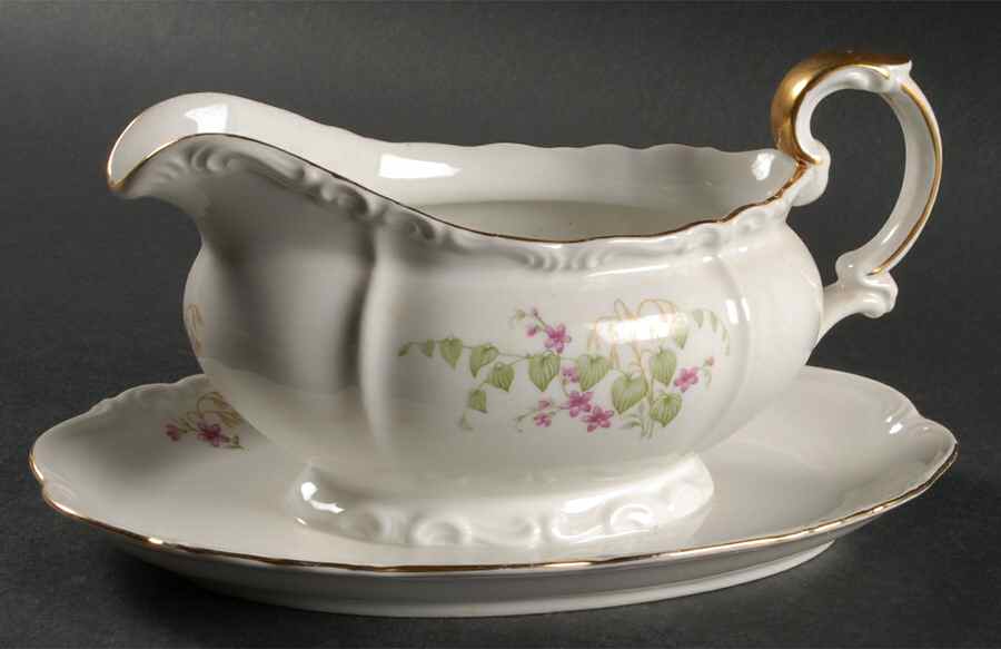 Bianca Gravy Boat with Attached Underplate by Edelstein-1