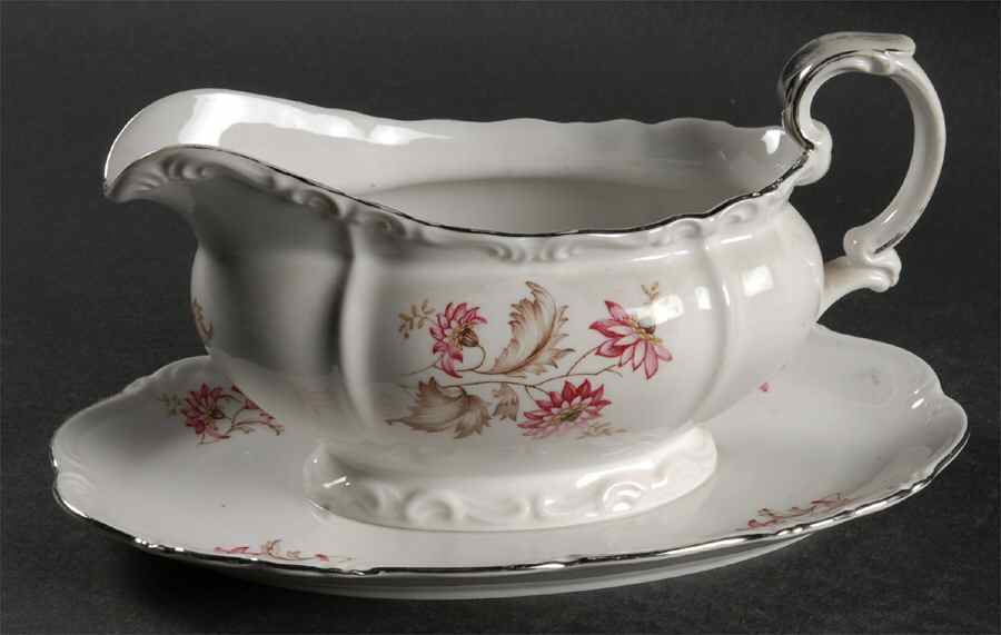 Clinton Gravy Boat with Attached Underplate by Edelstein-1