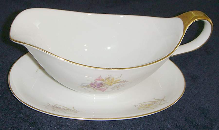 Concordia Gravy Boat with Attached Underplate by Edelstein-1