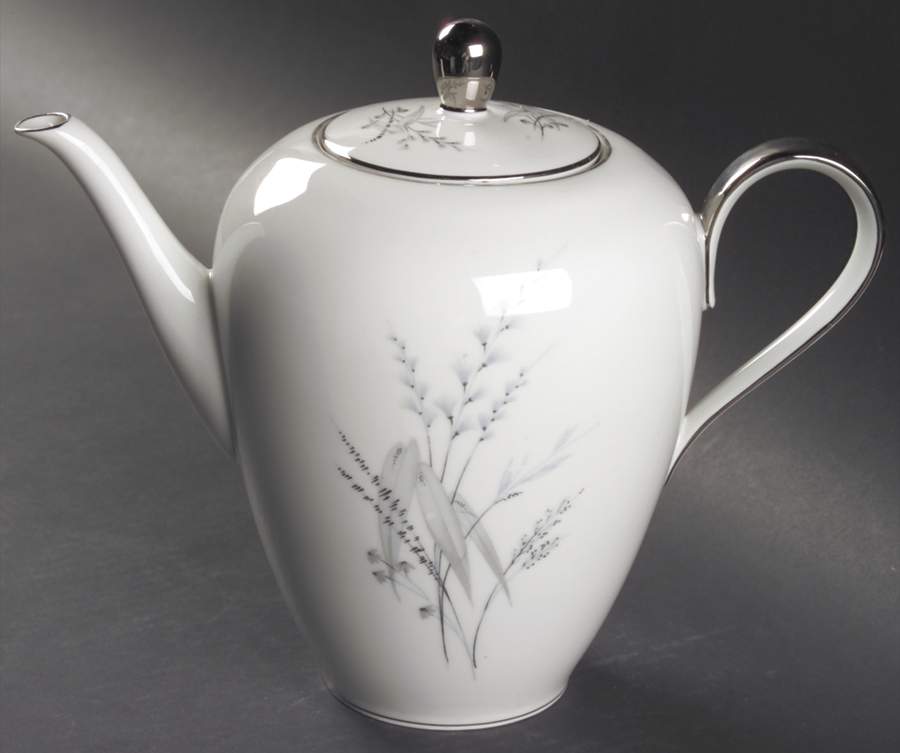 Fairfield Coffee Pot & Lid by Edelstein-1