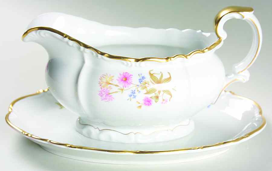 Lorraine Gravy Boat with Attached Underplate by Edelstein-1