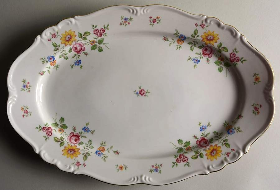 Queen's Rose (Cream Background) 15" Oval Serving Platter by Edelstein-1