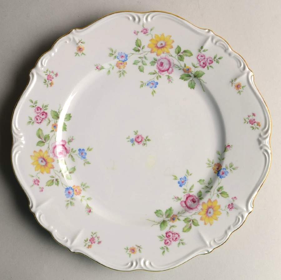 Queen's Rose (Cream Background) Dinner Plate by Edelstein-1
