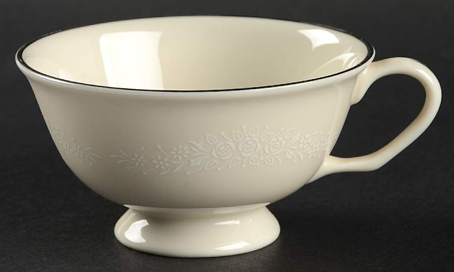 Bridal Veil Footed Cup by Edgerton-1