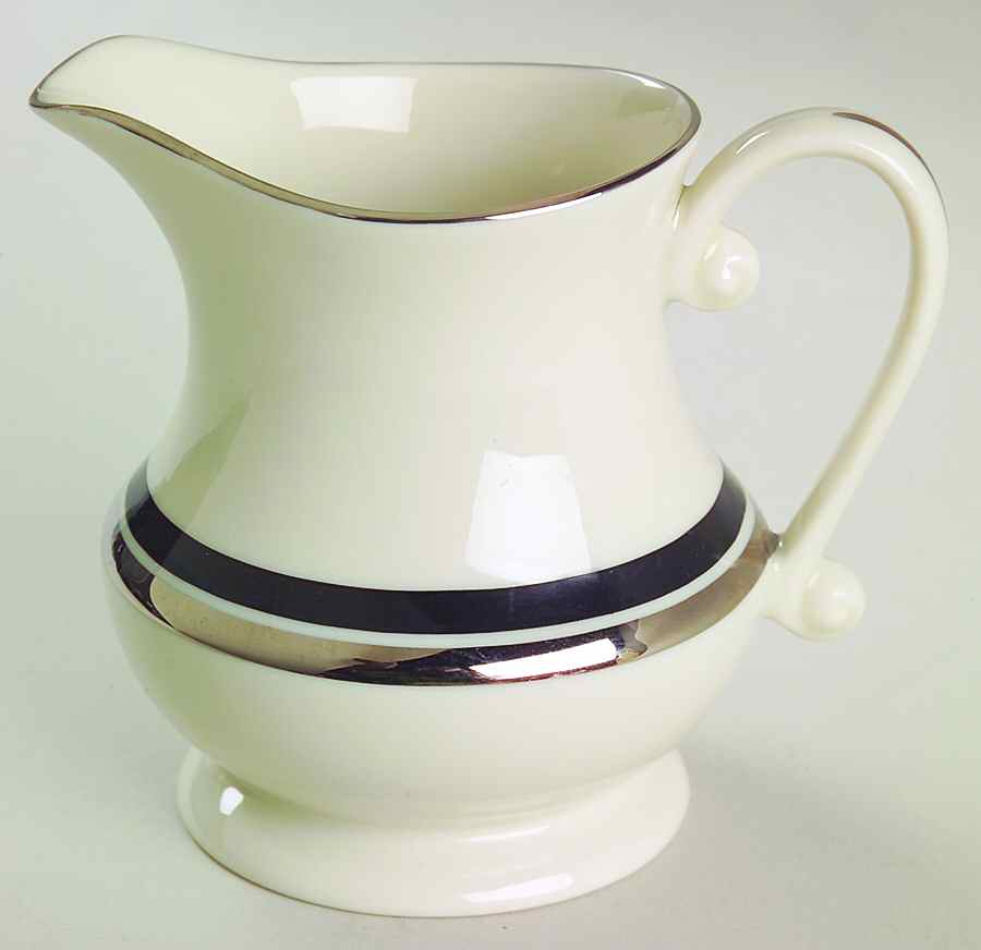 Solitaire Creamer by Edgerton-1