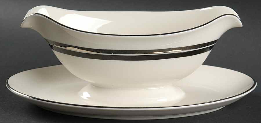 Solitaire Gravy Boat with Attached Underplate by Edgerton-1