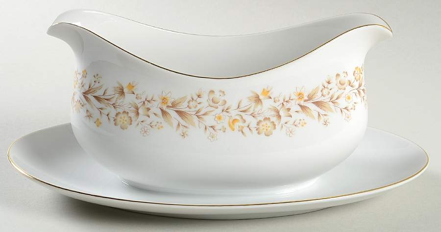 Elegante Gravy Boat with Attached Underplate by Ekco-1