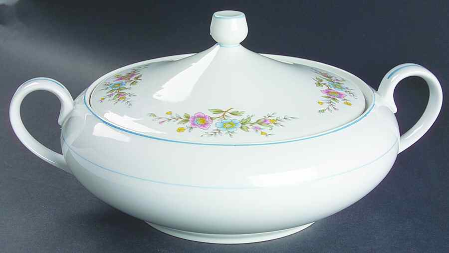 Lugano Round Covered Vegetable by Ekco-1