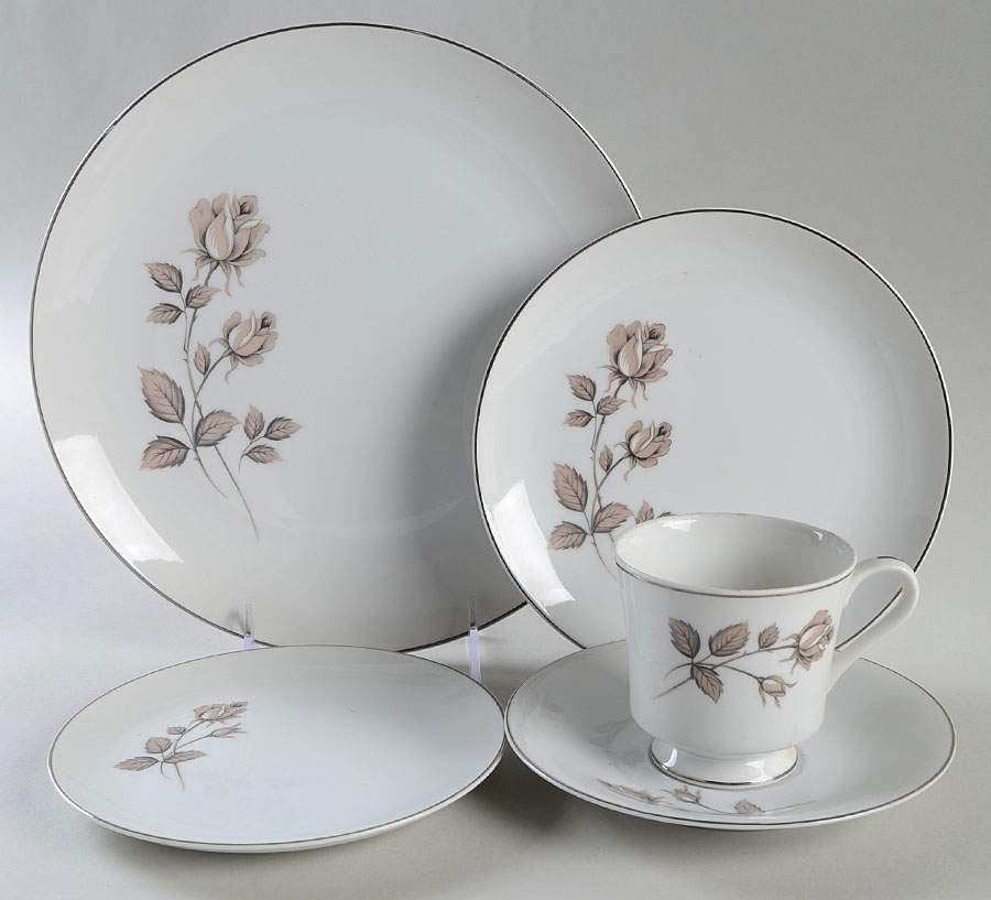 Misty 5 Piece Place Setting by Ekco-1