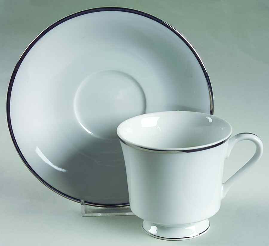 Moderne Footed Cup & Saucer Set by Ekco-1