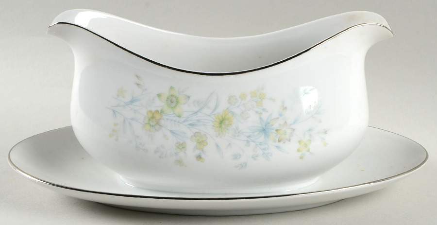 Serenade Gravy Boat with Attached Underplate by Ekco-1