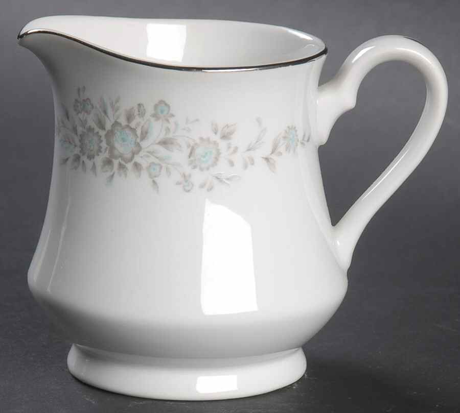 Winsford Creamer by Ekco-1