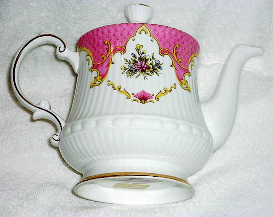 Chatsworth Teapot & Lid by Elizabethan-1