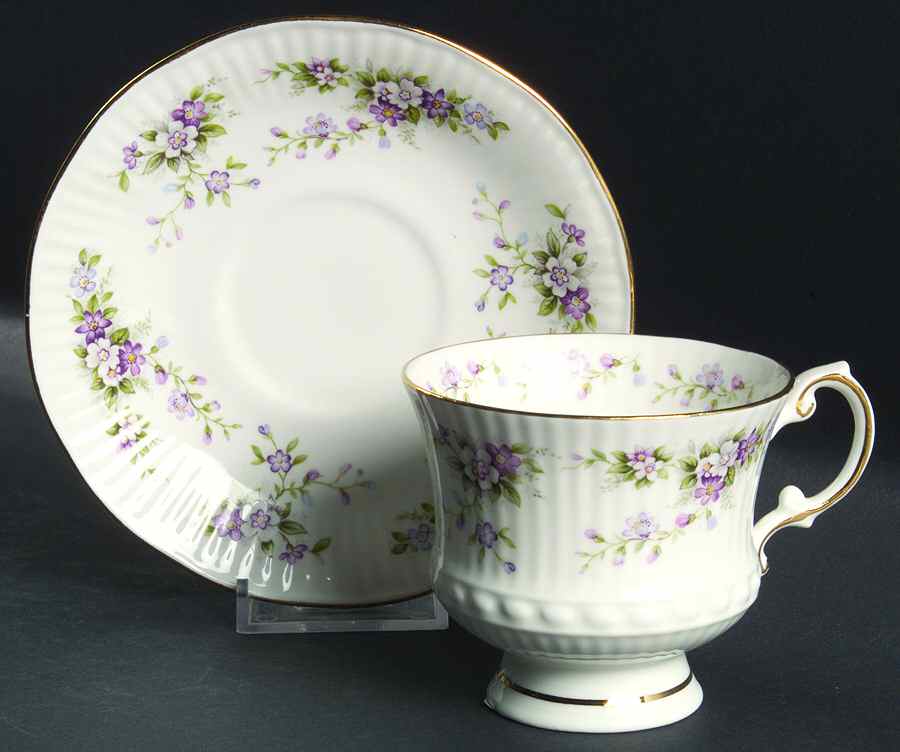 Chantilly Footed Cup & Saucer Set by Elizabethan-1
