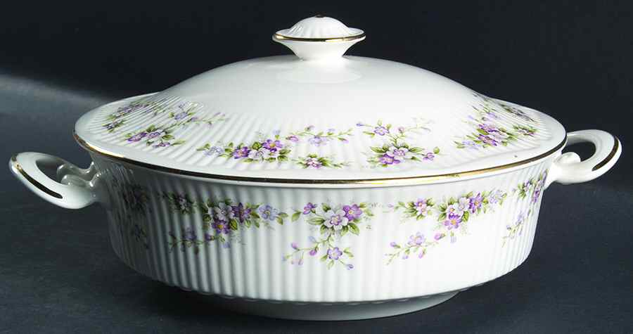 Chantilly Round Covered Vegetable by Elizabethan-1