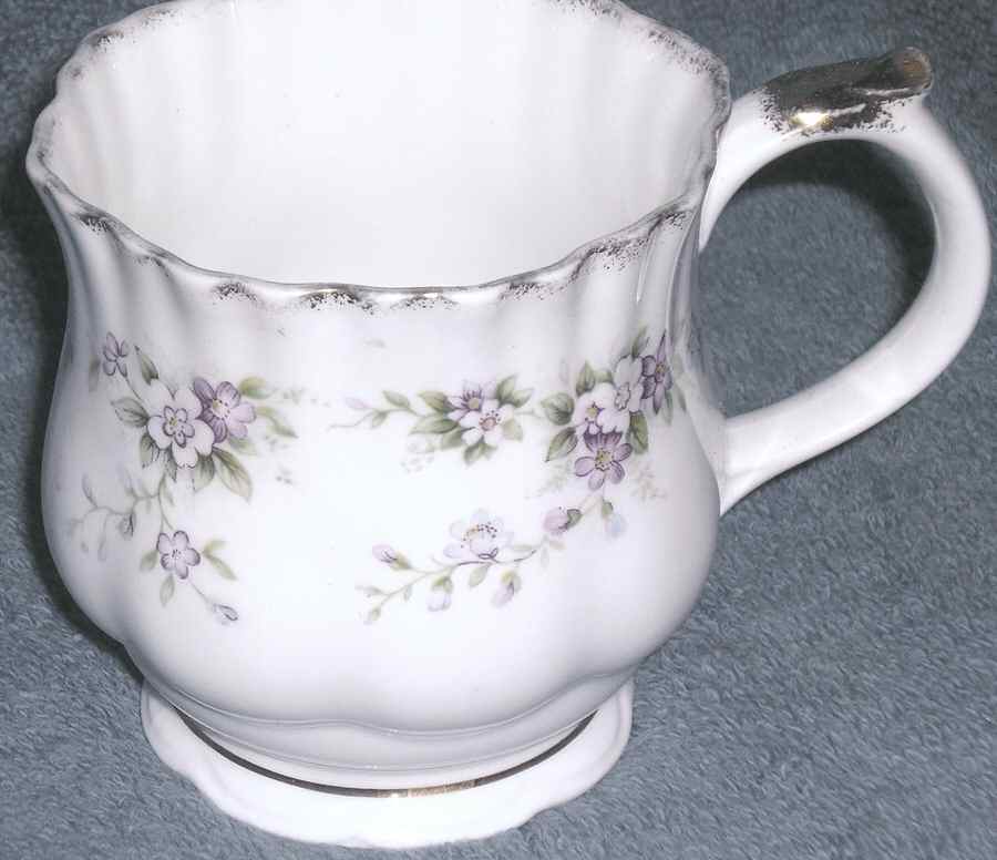 Chantilly Footed Cup by Elizabethan-1