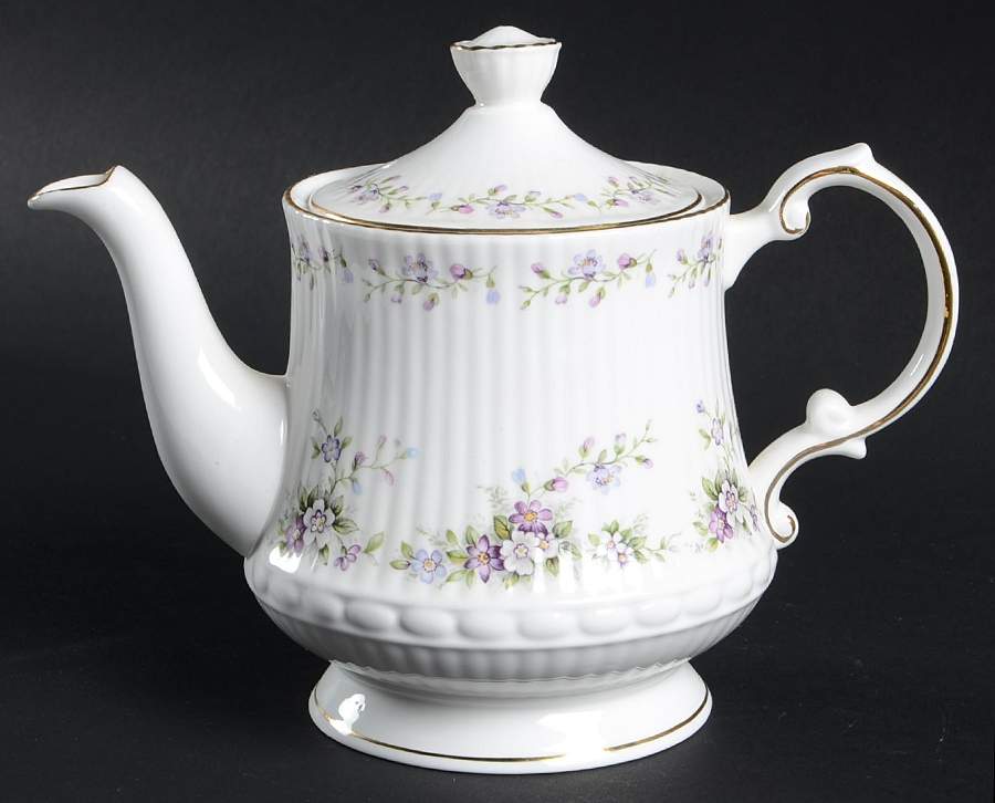 Chantilly Mini Teapot & Lid by Elizabethan-1