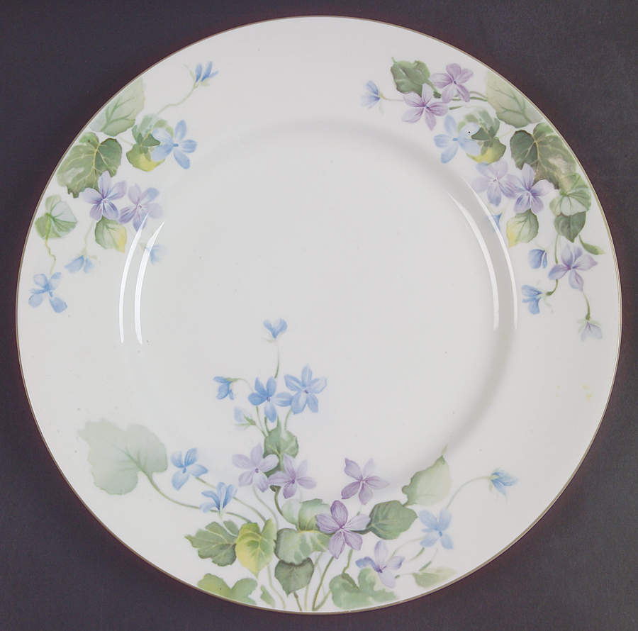 Harewood Dinner Plate by Elizabethan-1