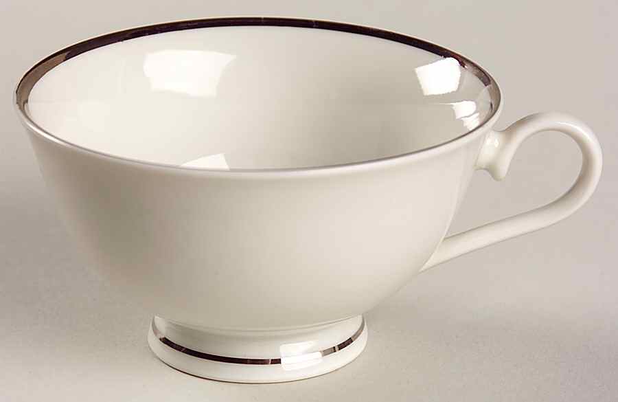 EMB44 (AMERICAN) Footed Cup by Embassy (American)-1