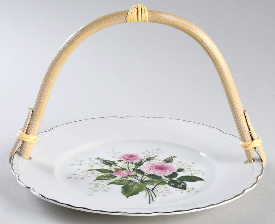 EMB7 5 3/8"-5 5/8" Bamboo Handled Serving Plate  HC by Embassy (American)-1