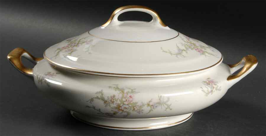 EMB8 (AMERICAN) Round Covered Vegetable by Embassy (American)-1