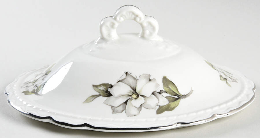 Silver Gardenia (Rim, Scalloped) Lid for Oval Vegetable by Embassy (American)-1