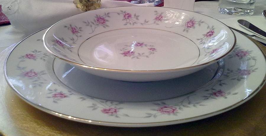 Americana Dinner Plate by Empress (Japan)-1