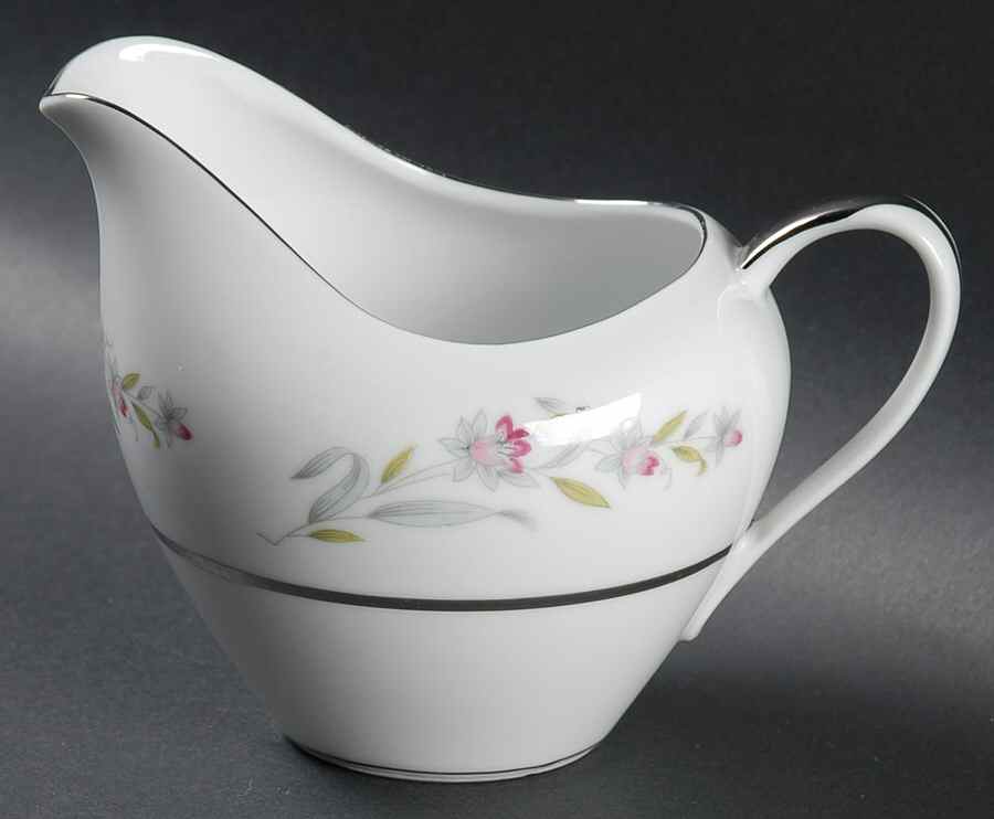 Bella Flora Creamer by Empress (Japan)-1