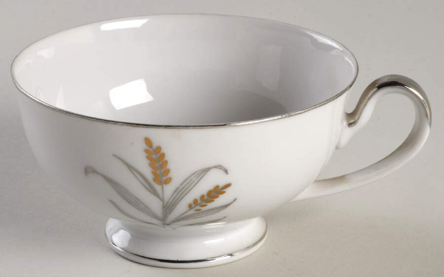 Concerto Footed Cup by Empress (Japan)-1