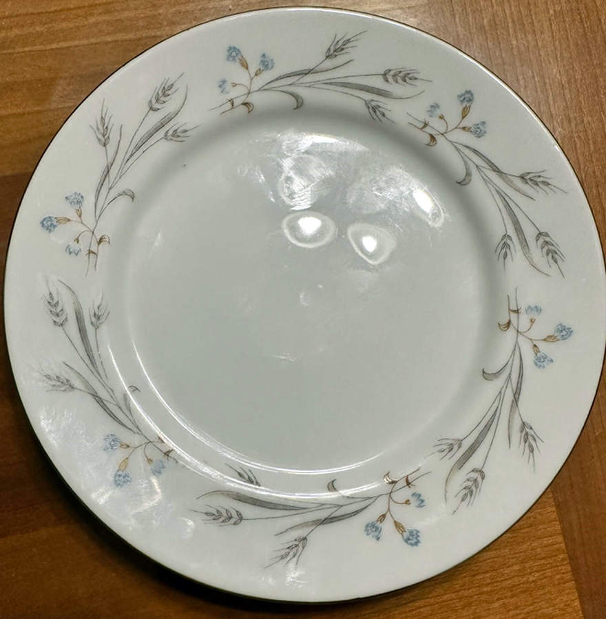 Contessa Dinner Plate by Empress (Japan)-1