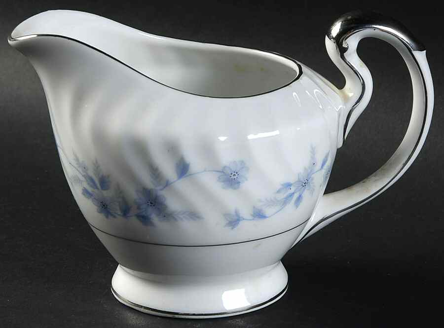 Delft Blue Creamer by Empress (Japan)-1