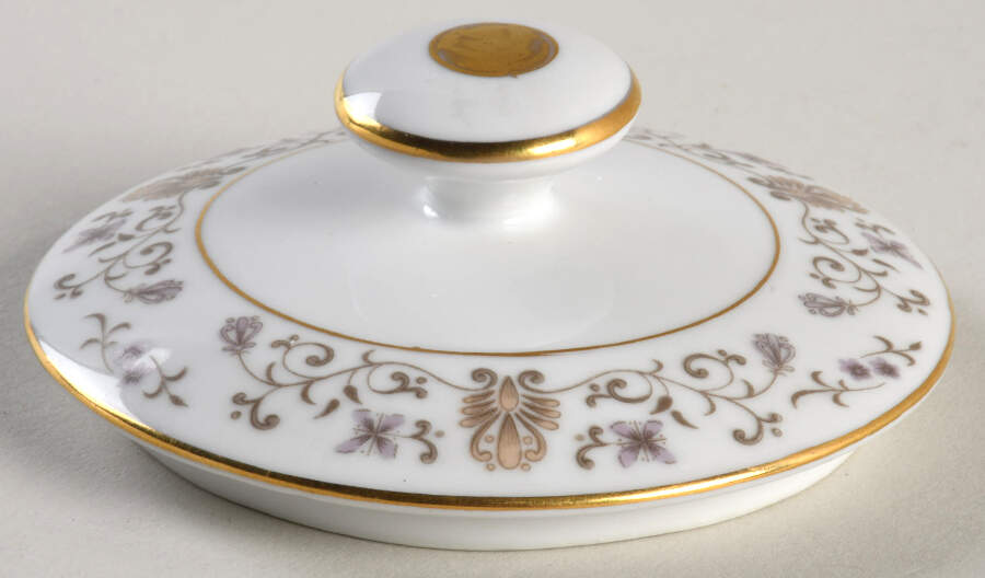 Duchess Lid for Sugar Bowl by Empress (Japan)-1
