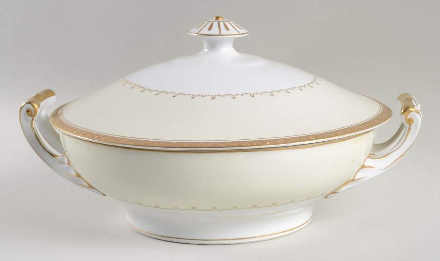 First Lady Round Covered Vegetable by Empress (Japan)-1
