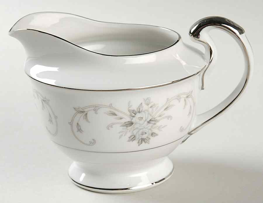 Fleurette Creamer by Empress (Japan)-1