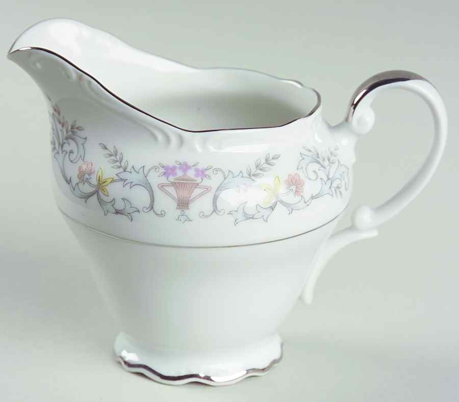 Gotham Creamer by Empress (Japan)-1