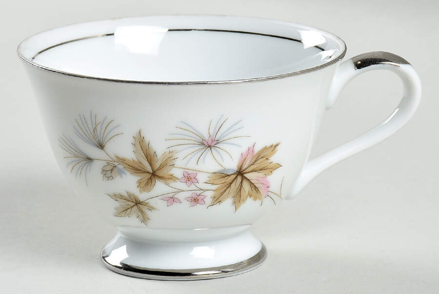 Granada Footed Cup by Empress (Japan)-1