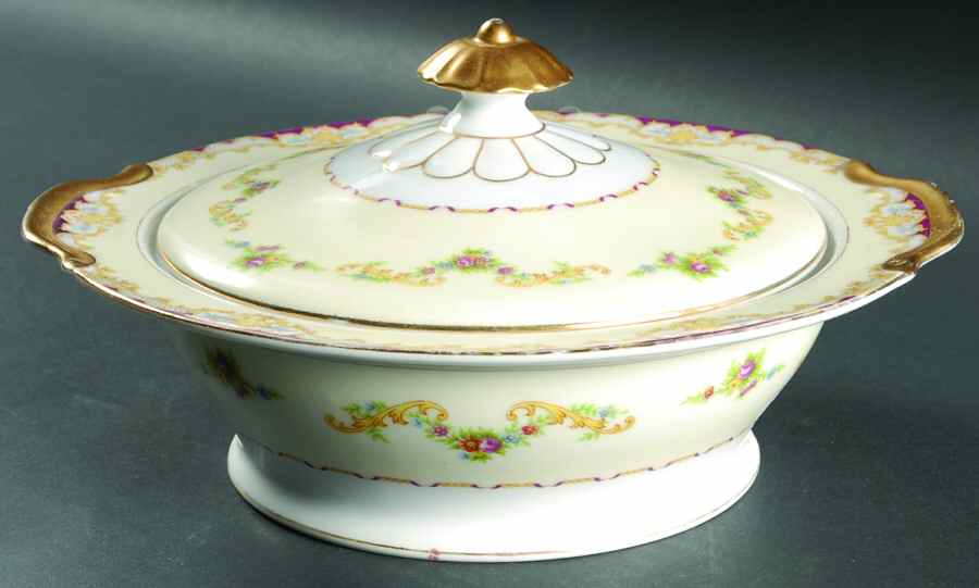 Minuet Round Covered Vegetable by Empress (Japan)-1