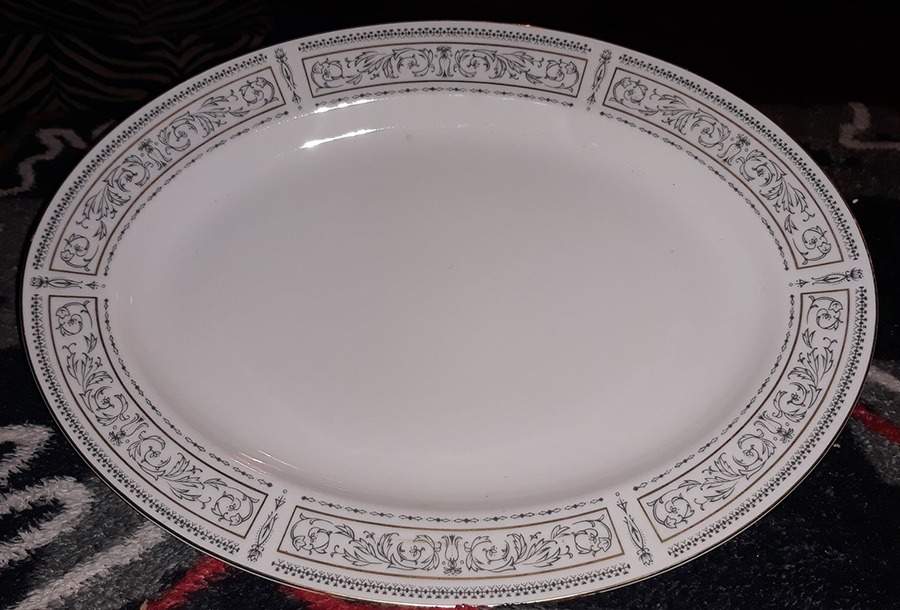 Prelude 12" Oval Serving Platter by Empress (Japan)-1