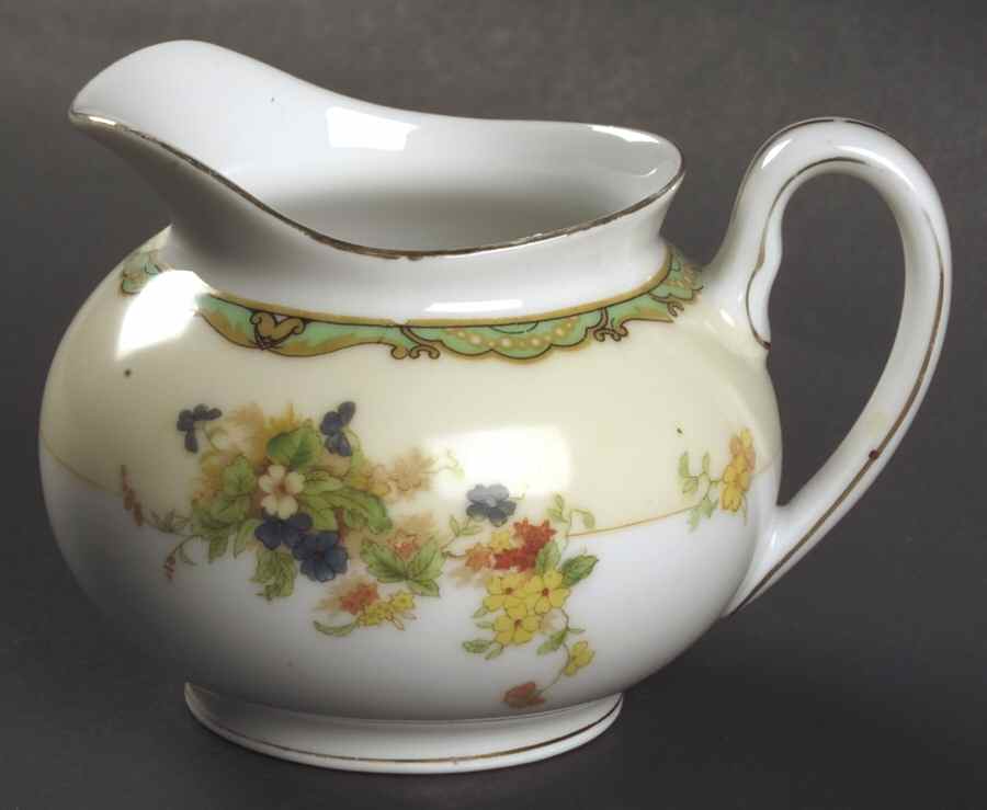 Woodmere Creamer by Empress (Japan)-1